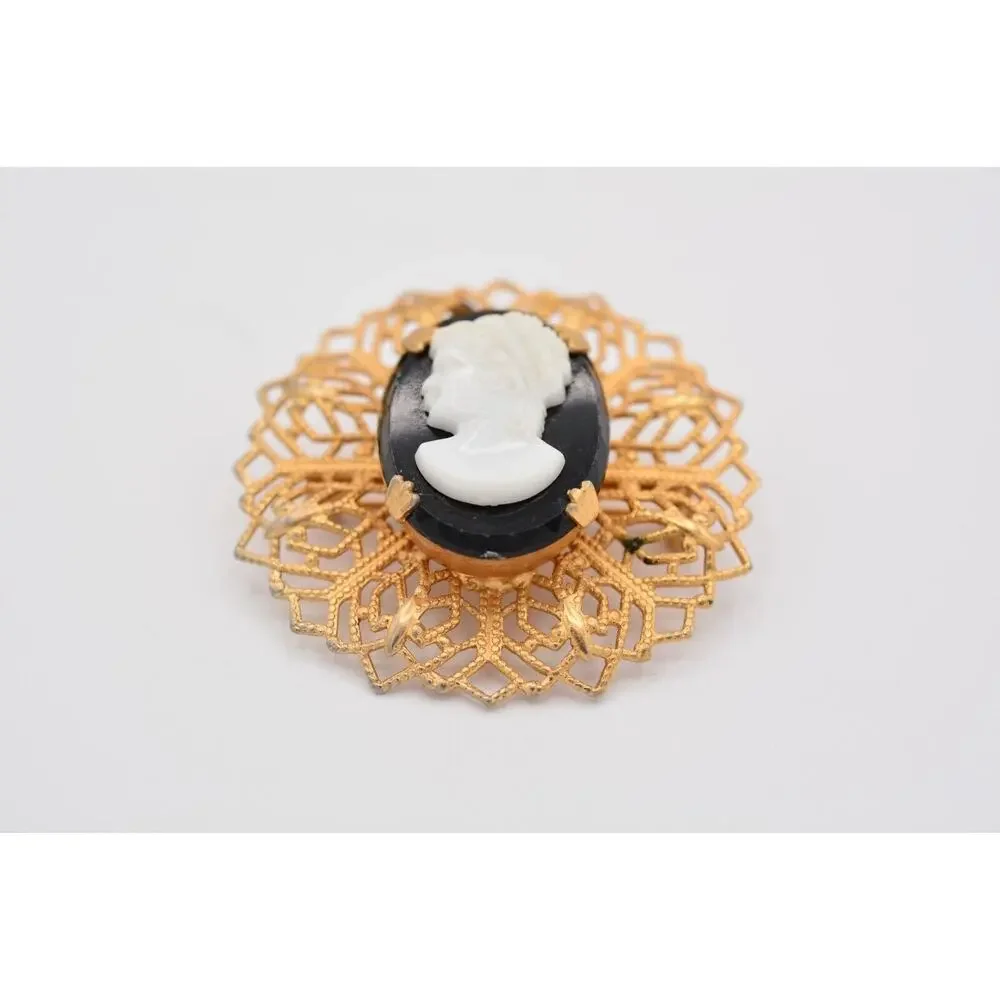 Vintage Cameo Pin Brooch Black White Textured Gold Tone Oval Round 1980s BinAT